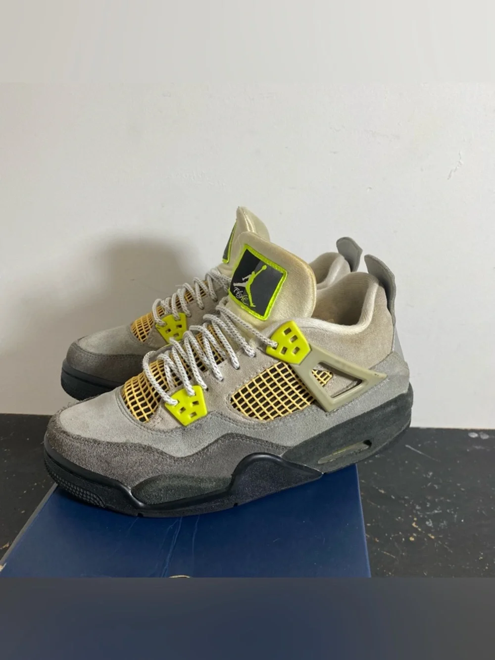 Size 6Y - Jordan 4 SE 95 Neon - Picture 5 of 9